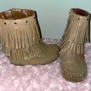 Moccasin glitter fringe boots